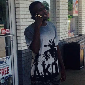 Meet your Posher, Delly